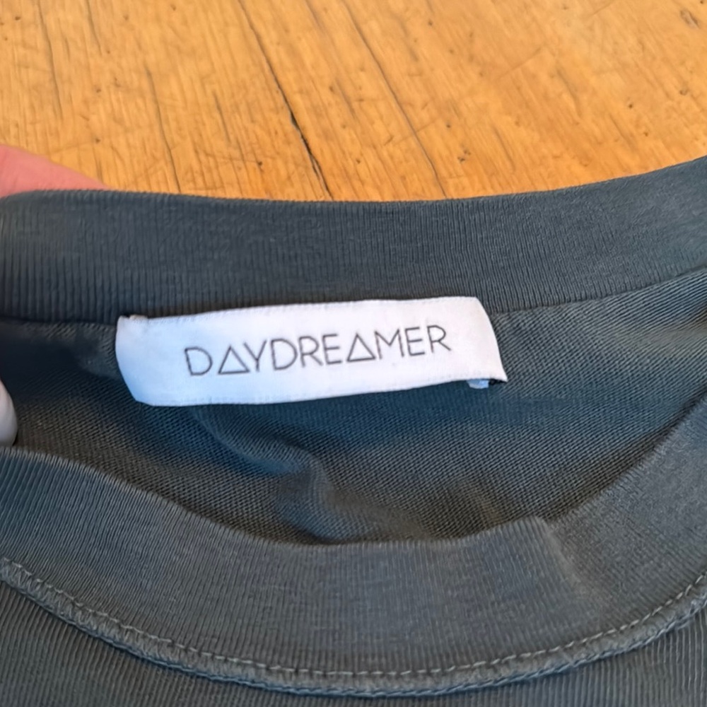 Daydreamer Pink Floyd Woman’s Tee-grey with Colorful Graphic - Picture 3 of 7